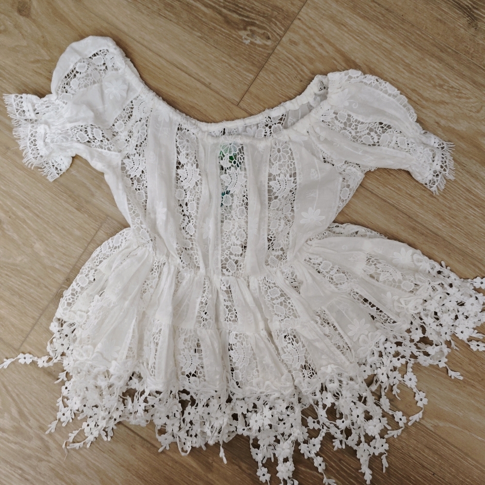 Elegant White Lace Women's Top